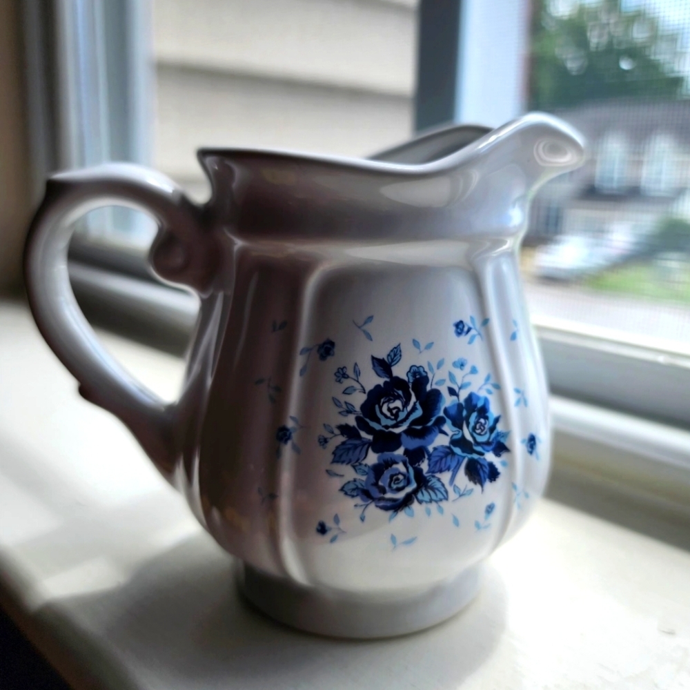 Ceramic white with‎ blue roses - creamer pitcher